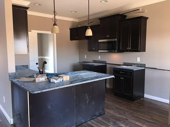 4th image of 1119 Hillard Ln