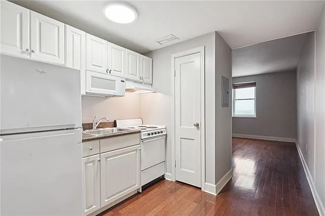 1205 Saint Charles Ave #714 — Photo 9