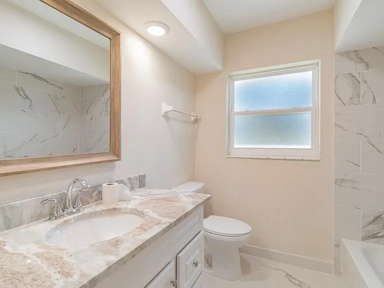 9450 W Green Bay Ln — Photo 8
