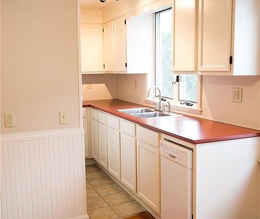 3rd image of 240 Wood St #2