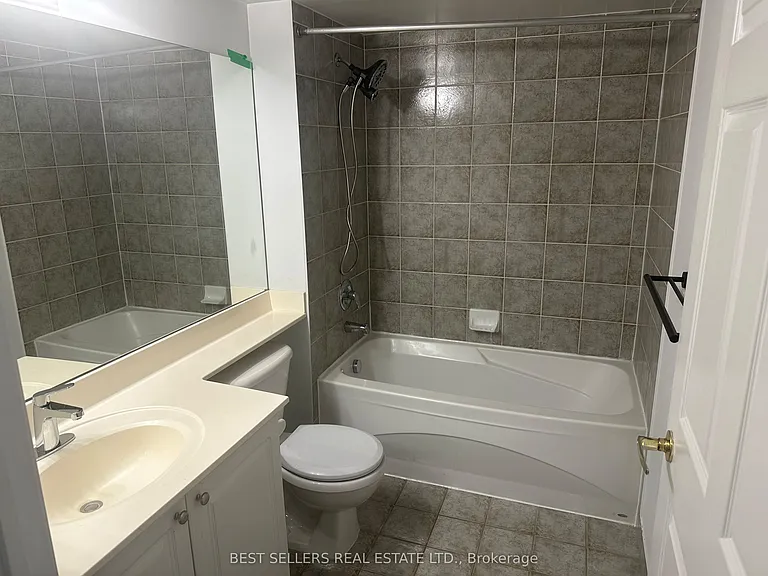 25 Kingsbridge Garden Cir #2321 — Photo 4