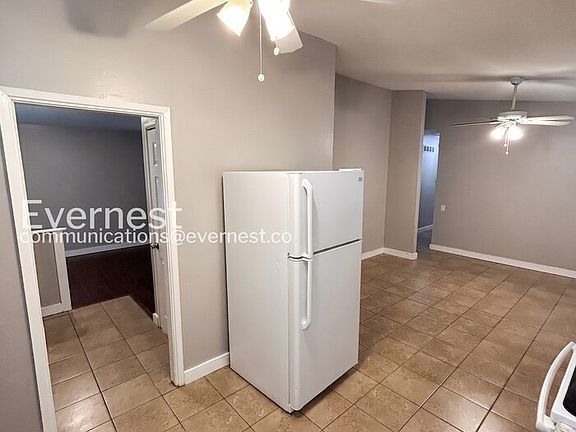 4th image of 560 Jamaica Pl