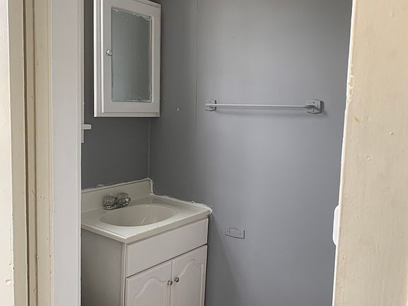 3rd image of 48 E Mechanic St