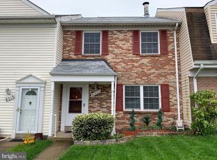 8711 Point Of Woods Dr, Manassas, VA 20110