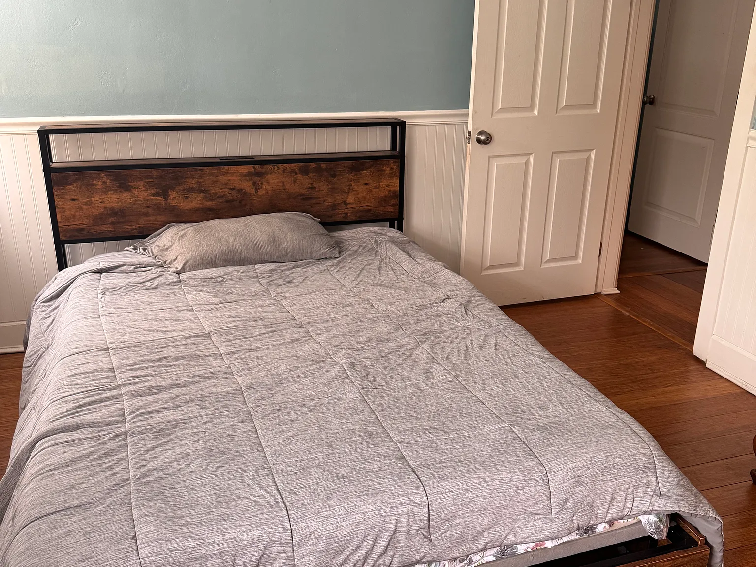 1 bed, 350 sqft, $1,000 — Photo 4