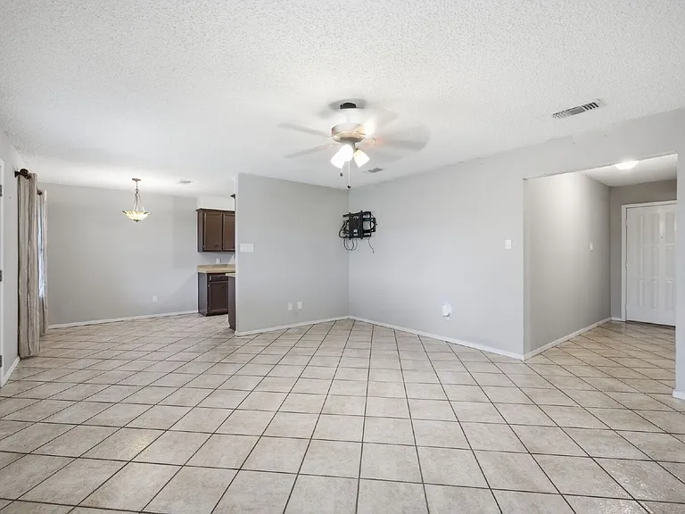 525 Parkview Dr — Photo 10