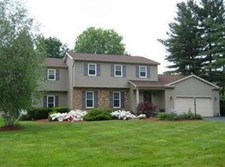 135 Colonial Dr, Canfield, OH