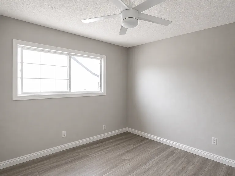519 N Indiana St — Photo 2