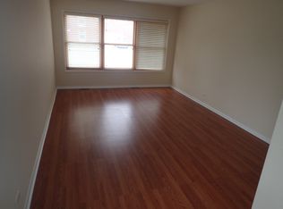522 E Circle Hill Dr, Arlington Heights, IL 60004