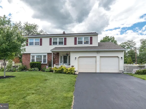 2921 Toll Gate Dr, East Norriton, PA 19403