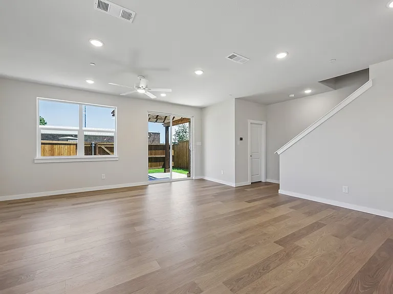 2866 Grandview Dr — Photo 14