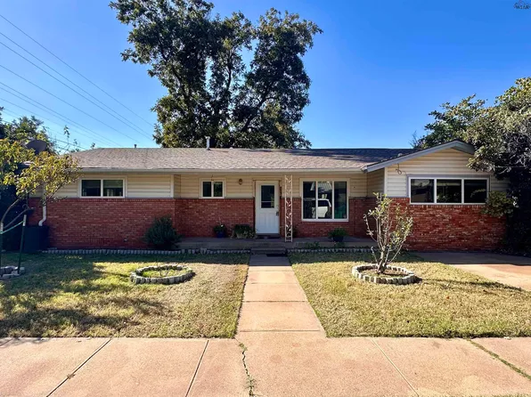 107 N Arkansas St, Seymour, TX 76380