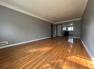 3717 Regent Ave N, Robbinsdale, MN 55422