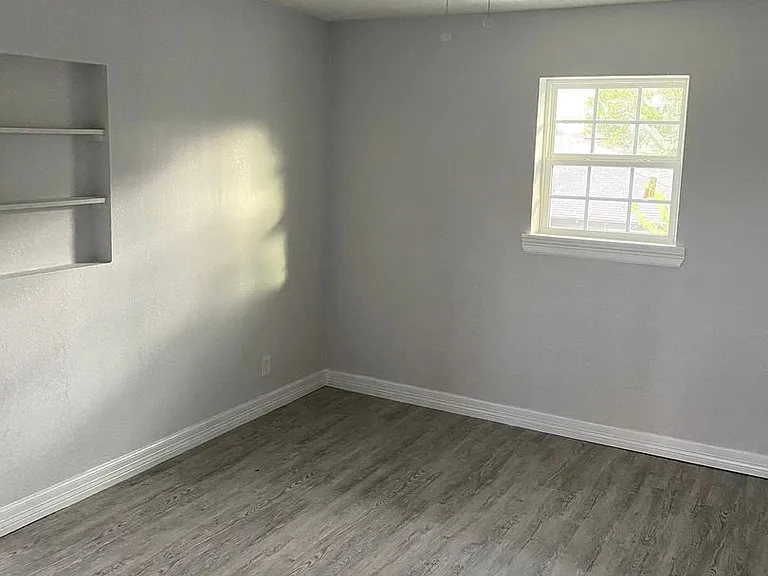 2518 Lidstone St — Photo 1