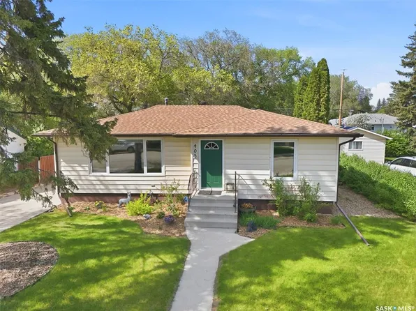 403 Willow STREET E, Saskatoon, SK S7J 0C7