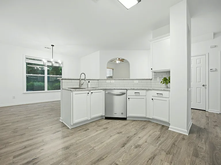426 Grayson Way — Photo 8