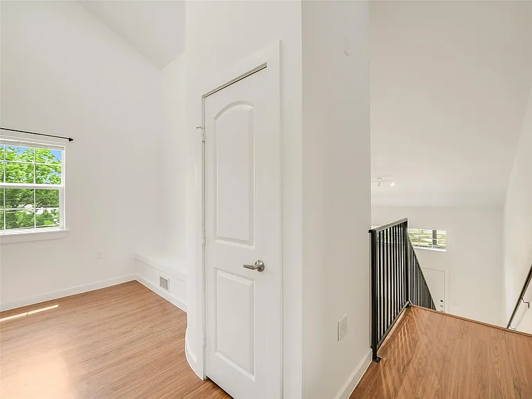 2200 Rosewood Ave #D — Photo 4