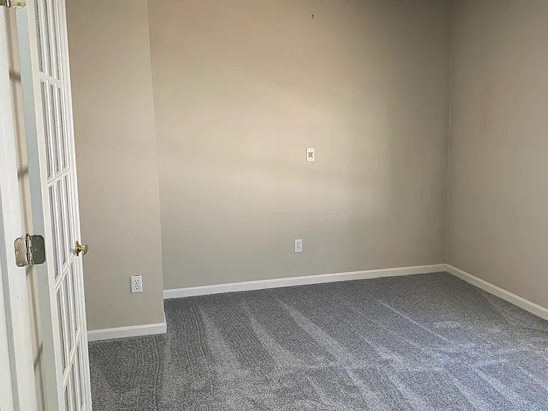 401 Vista Cir #401 — Photo 32