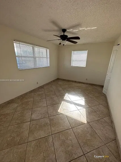 3 bed, 2.0 bath, 1047 sqft, $2,900 — Photo 4