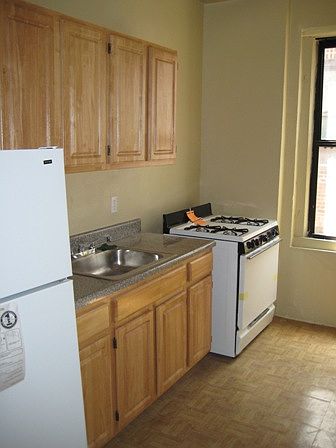 2nd image of 2714 Bainbridge Ave APT 5D