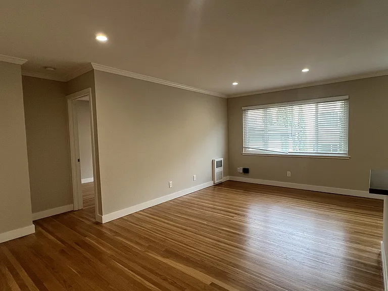 453 Lee St — Photo 8
