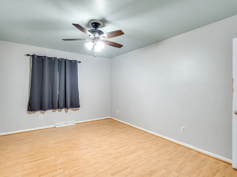 1524 Robin Ln — Photo 23