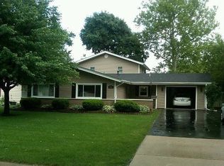 412 Princeton Dr, North Aurora, IL