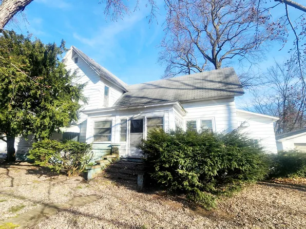 25 W South St, Hartford, MI 49057