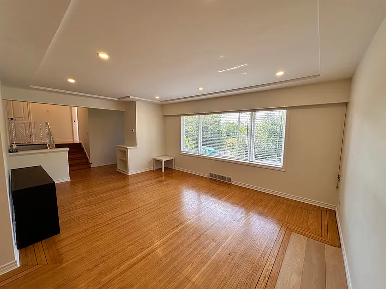 4409 Marine Dr — Photo 17