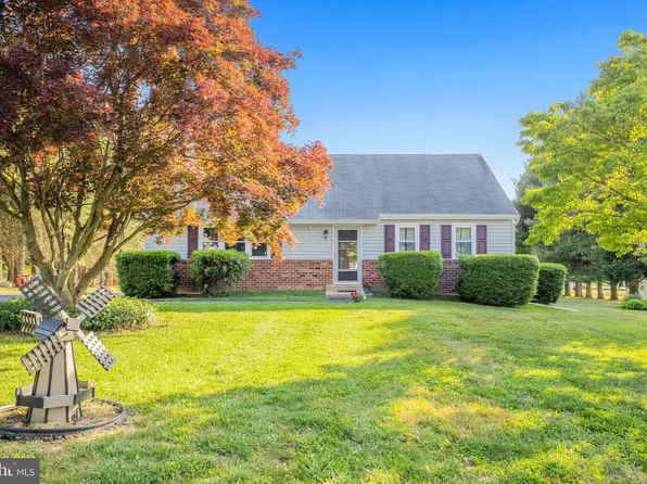 28 Harvest Ln, West Grove, PA 19390