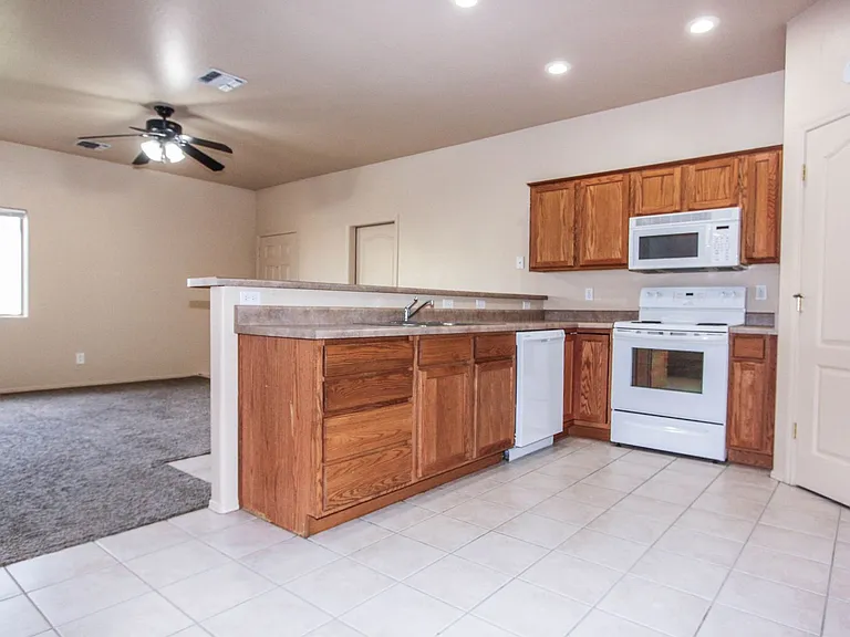 4400 N Phillip Dr — Photo 6