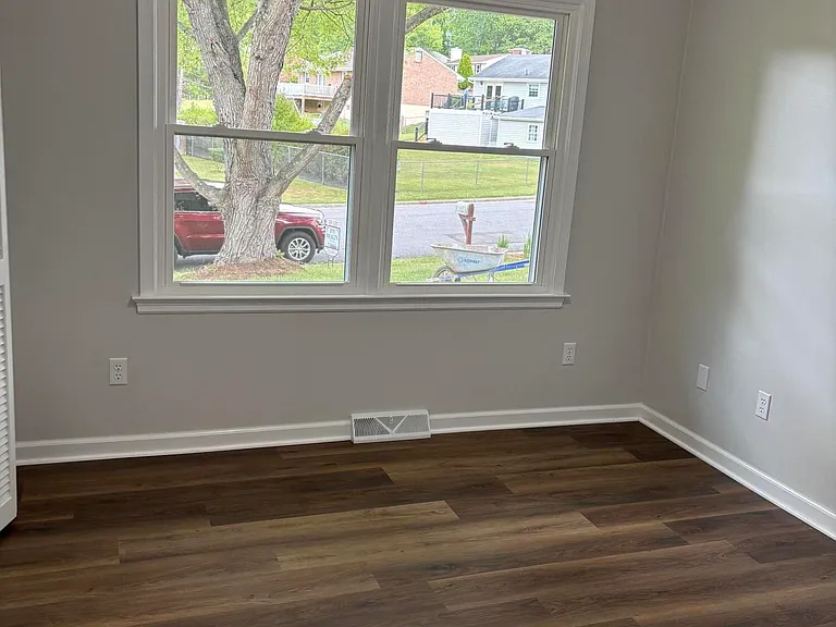 5418 Bauman Dr — Photo 6