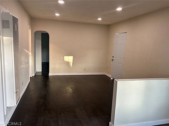 5th image of 2412 Gale Ave