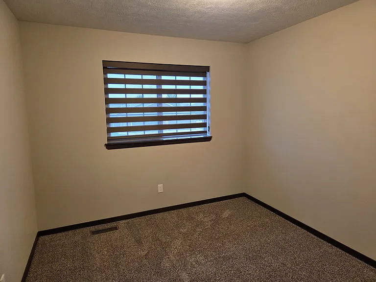 9509 W Gert St — Photo 10