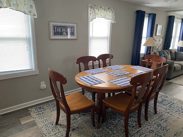 318 Dupont Ave — Photo 4