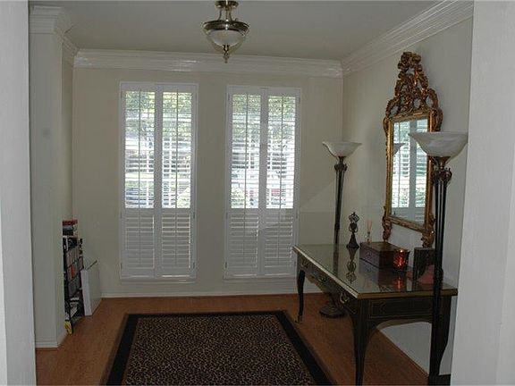 2nd image of 2415 Great Oaks Dr