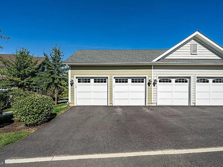 309 Quigley Dr — Photo 35
