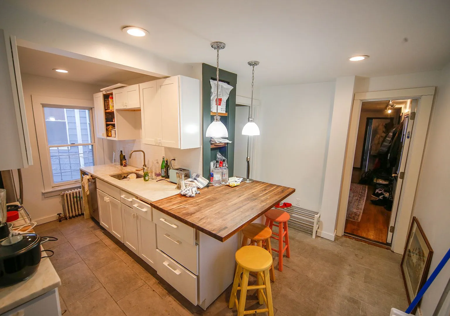 107 Howe Street — Photo 4