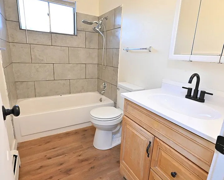 1074 Cedar Way #201 — Photo 8