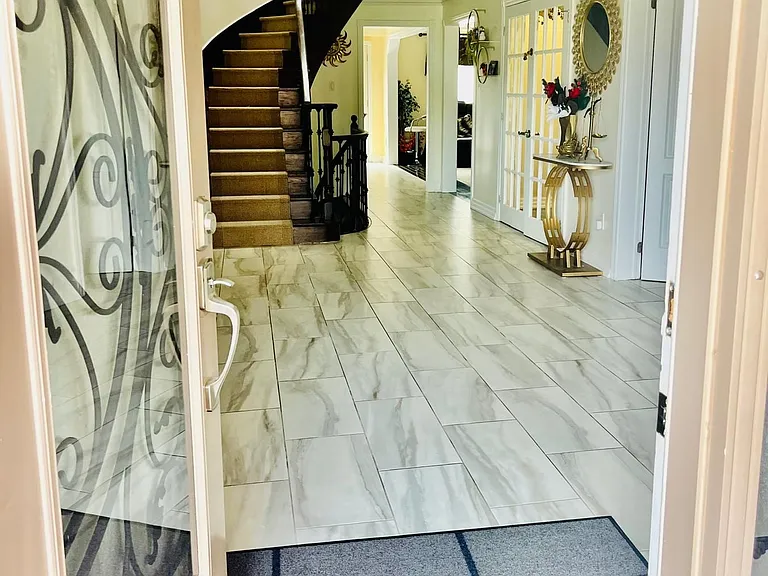 3076 Bayberry Dr — Photo 2