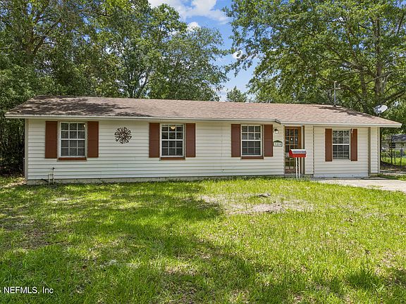 3rd image of 380 ORANGE Avenue