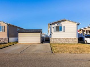 514 Maple Wood Cres NW, Edmonton, AB T6P0A9