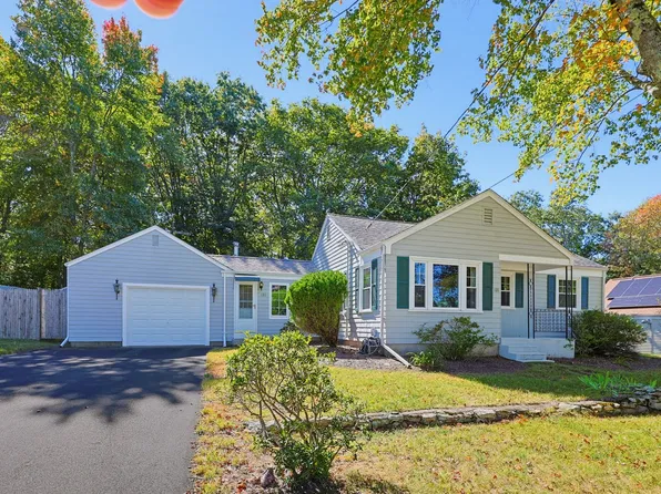 121 Park Cir, Attleboro, MA 02703