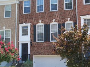 9353 Deer Glen Ct, Fairfax, VA 22031