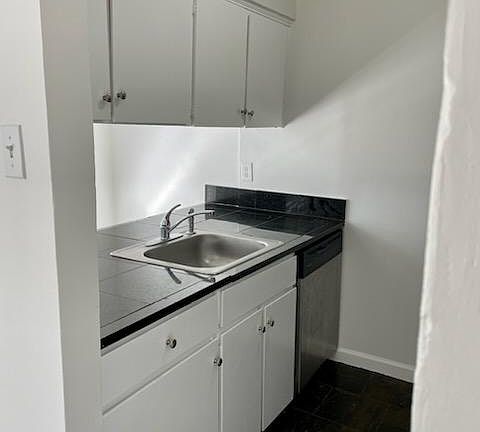 3rd image of 2816 Throckmorton St