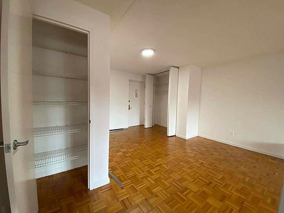 4th image of 65-84 Austin St APT 4