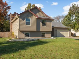 7590 Lakeside Rd NE, Fridley, MN 55432