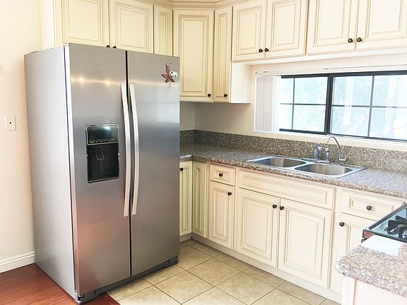 Kitchen with refrigirator