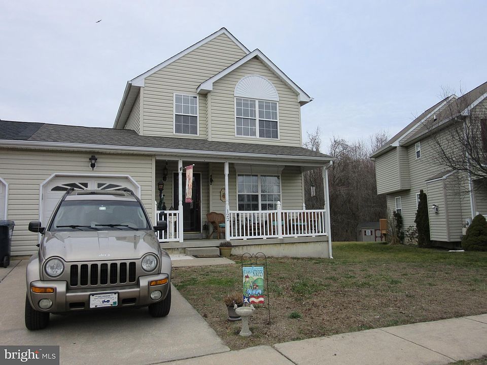 1st image of 122 Foxtail Ln