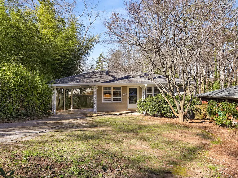 Marlbrook Dr — Photo 1